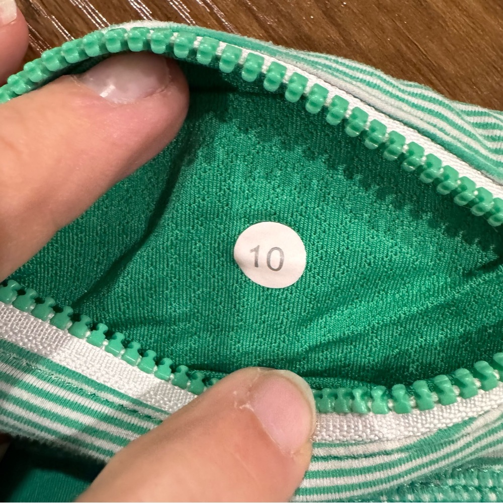Lululemon Groovy Run Short *4-way Stretch - Picture 4 of 4